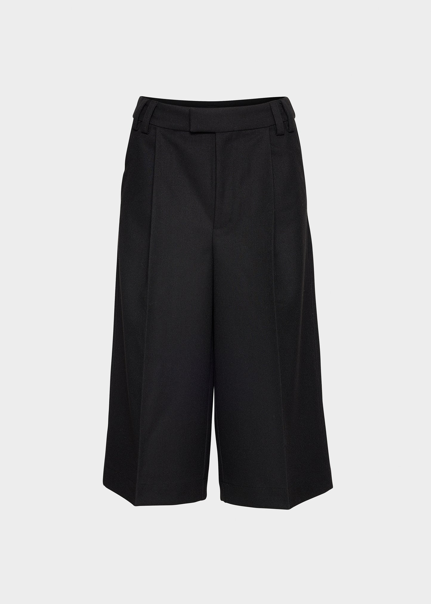 Christian Aks Wynne Bermuda Shorts Shorts 9090 Black