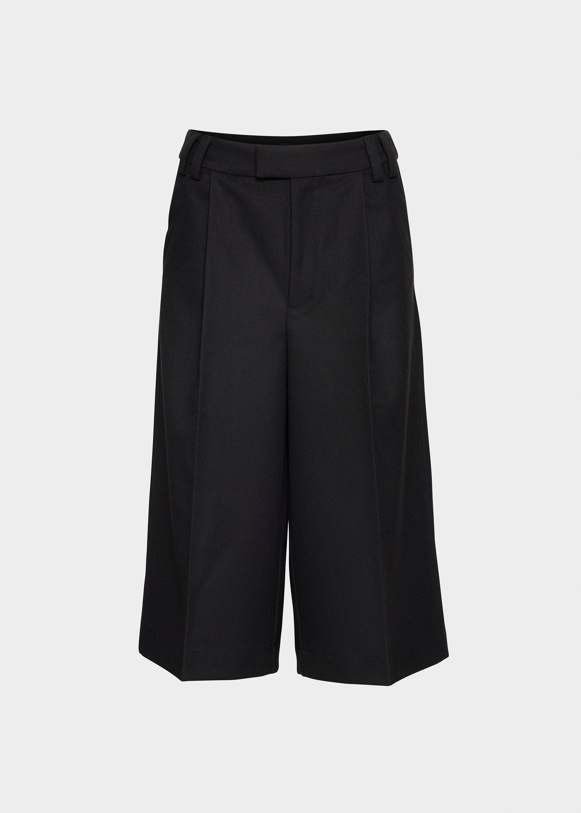 Christian Aks Wynne Bermuda Shorts Shorts 9090 Black