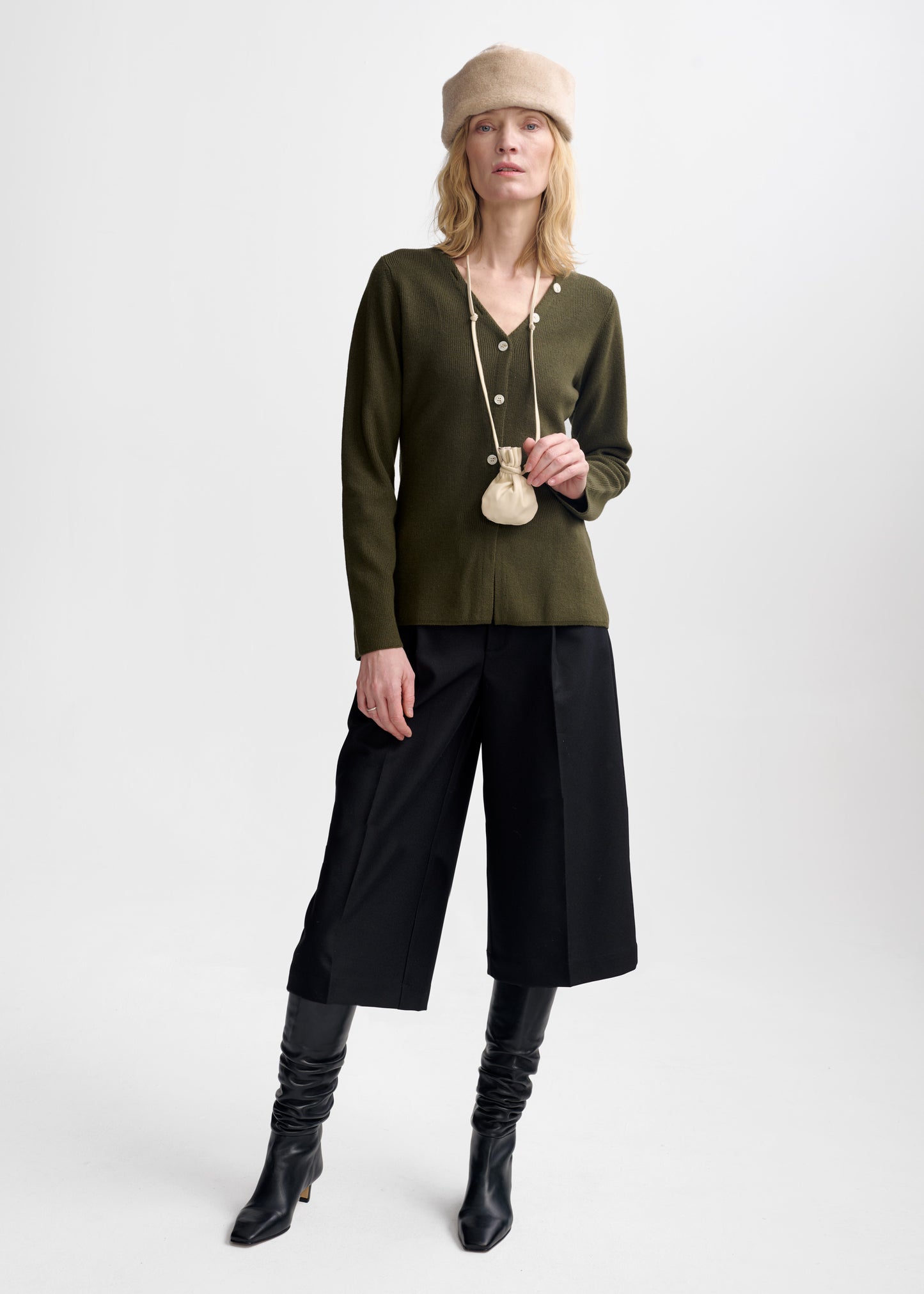 Christian Aks Wynne Bermuda Shorts Shorts 9090 Black